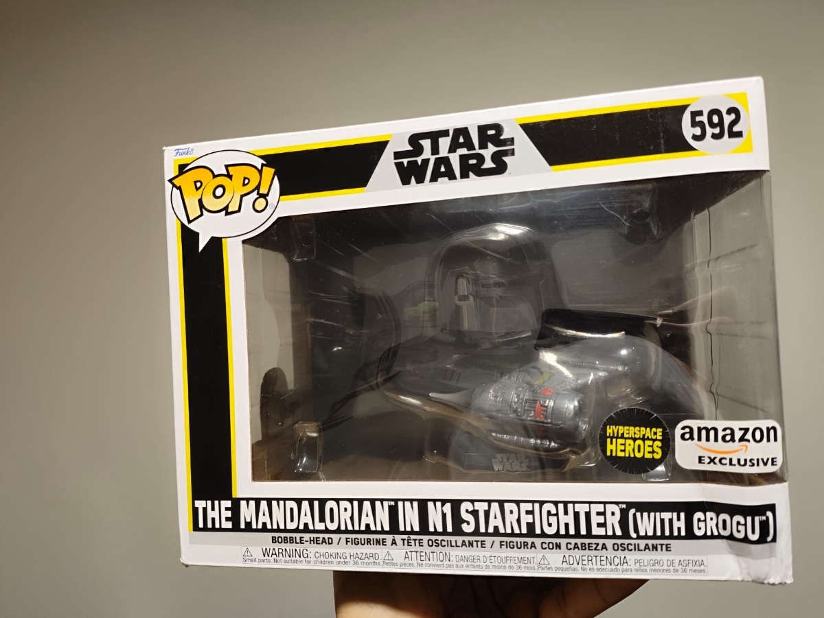 Pop funko Mandalorian in N1 starfight ( Eith grogu)592